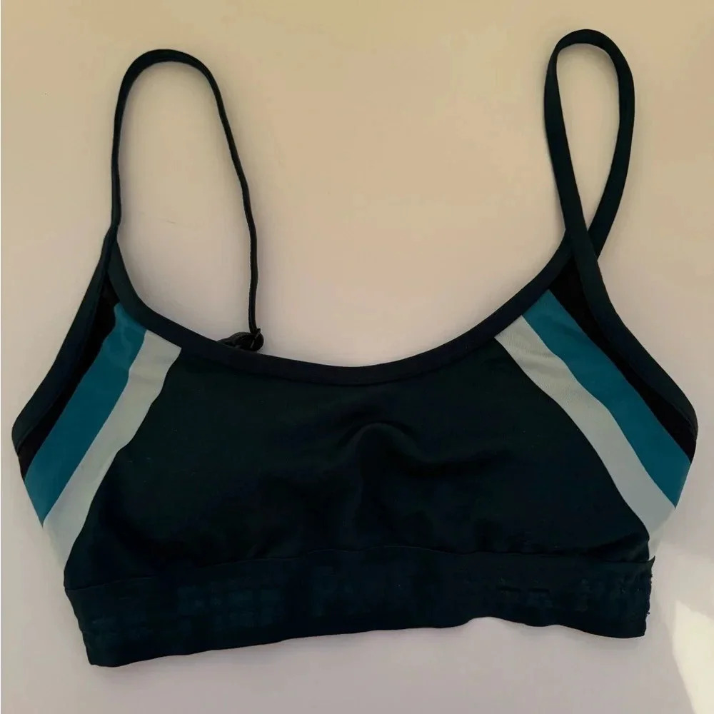 Victoria’s Secret Pink Ultimate Lightly Lined Sports Bra
